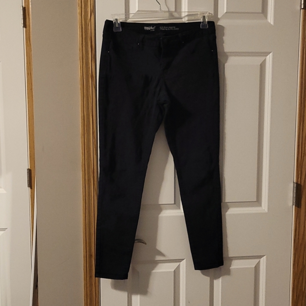 Black Mid Rise Jeggings/Skinny Jeans